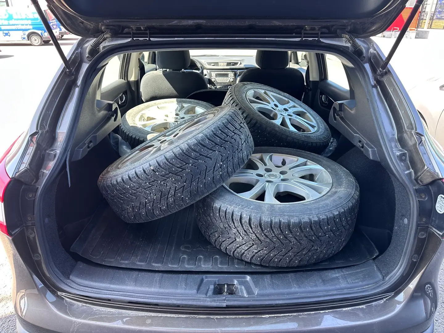 Car Image - 7kt8EwZzxngowPzx80dK7M