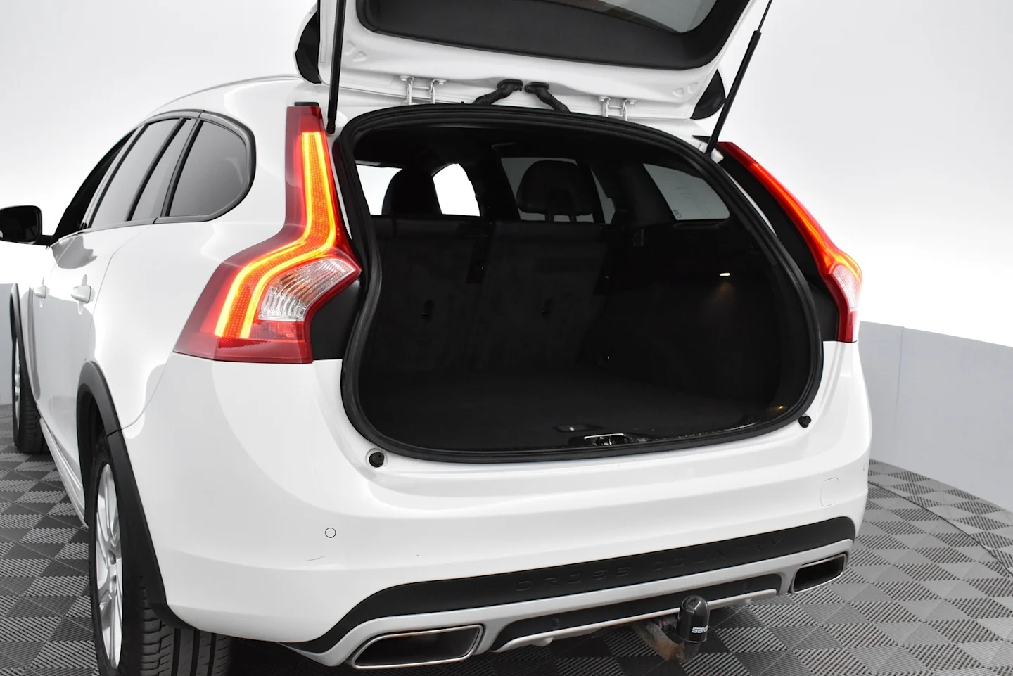Car Image - mK0RS0aUzjF8TR6J5GaXl
