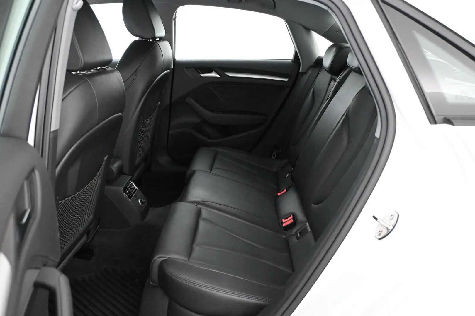 Car Image - CzAAxZGpoZamwVCcgsS1K