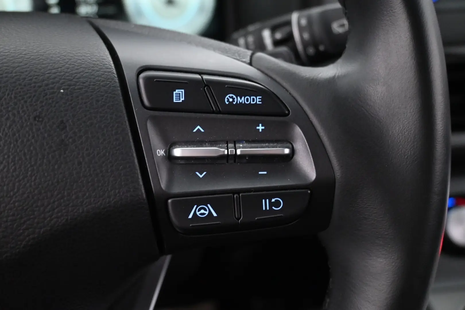 Car Image - 2CzuvYEEXWqhQ7YwKHkIqg