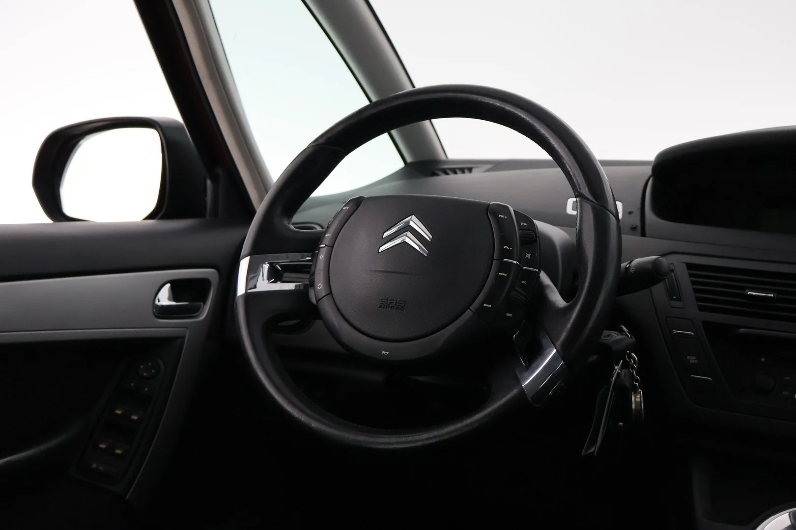 Car Image - 4BSynCsQpQM8A2OSWrBPbo