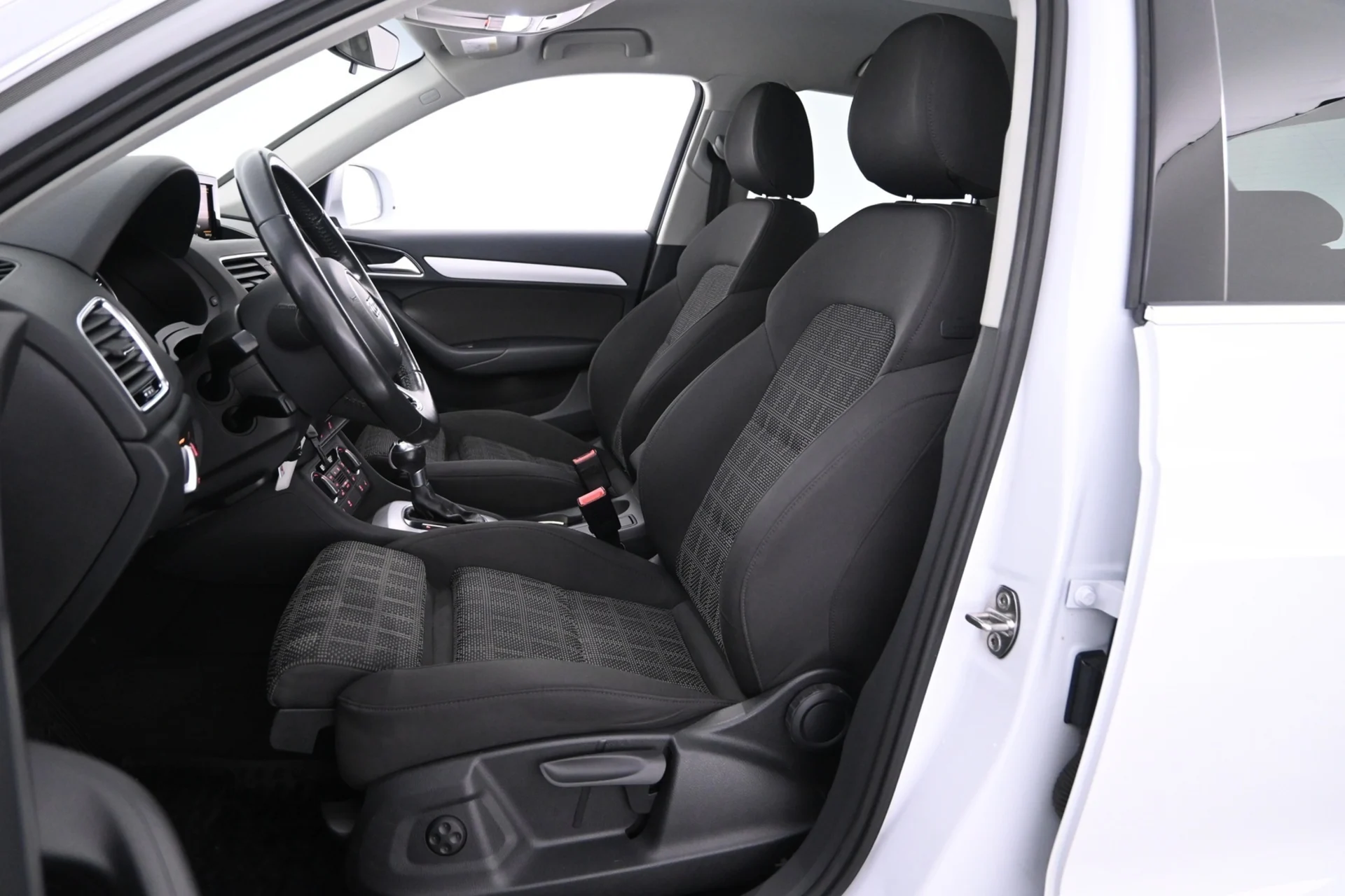 Car Image - 2fzdt5UxIxjgivujlBvBBm