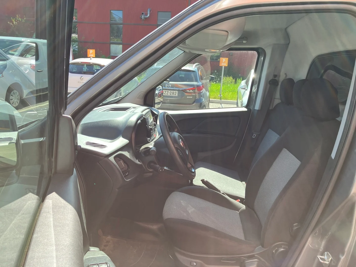 Car Image - 5PJVLxg6FoVoGIE7uzC5Sn