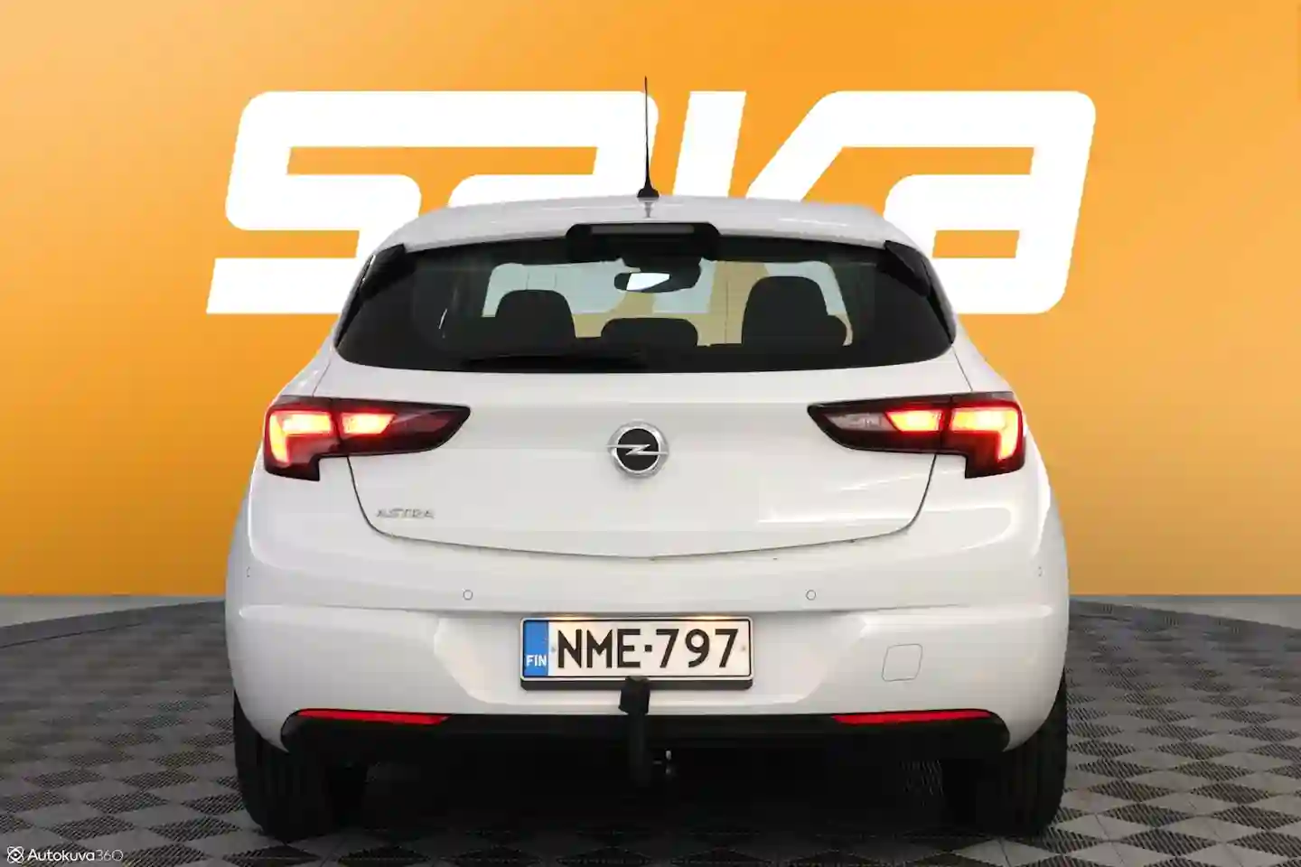 Car Image - 2iBoS3gdzqIZZ0Th9jrN1o
