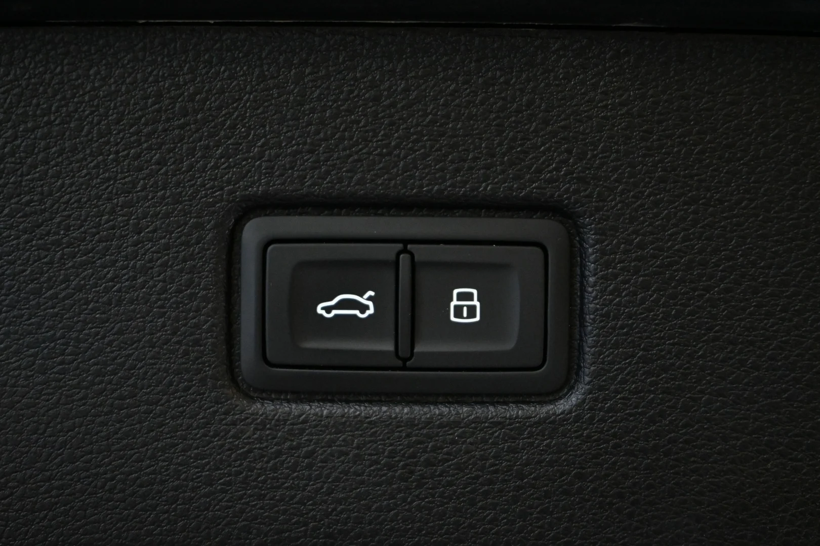 Car Image - 41GwQJU2a2x2EF1aBFaFc4