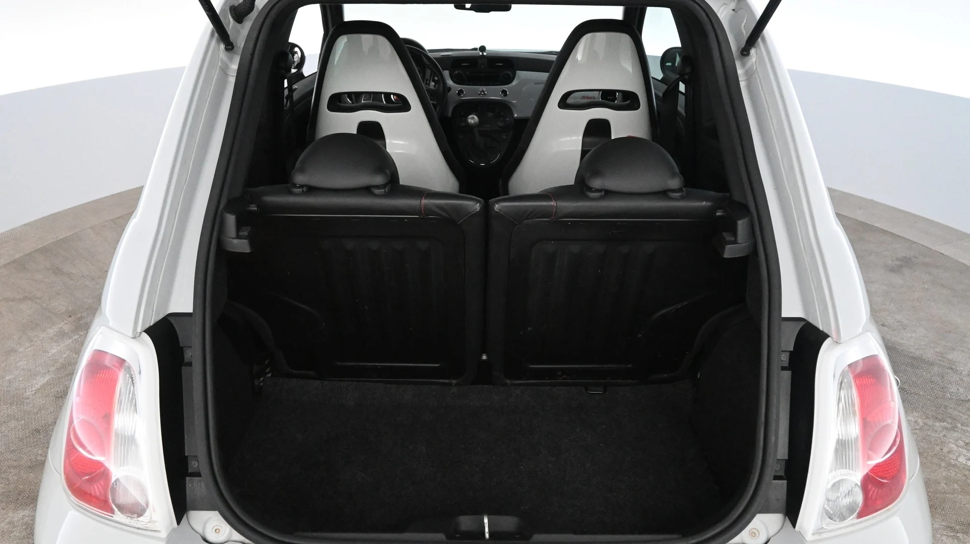 Car Image - RRlvSoSKfckY9aD8r6JeL