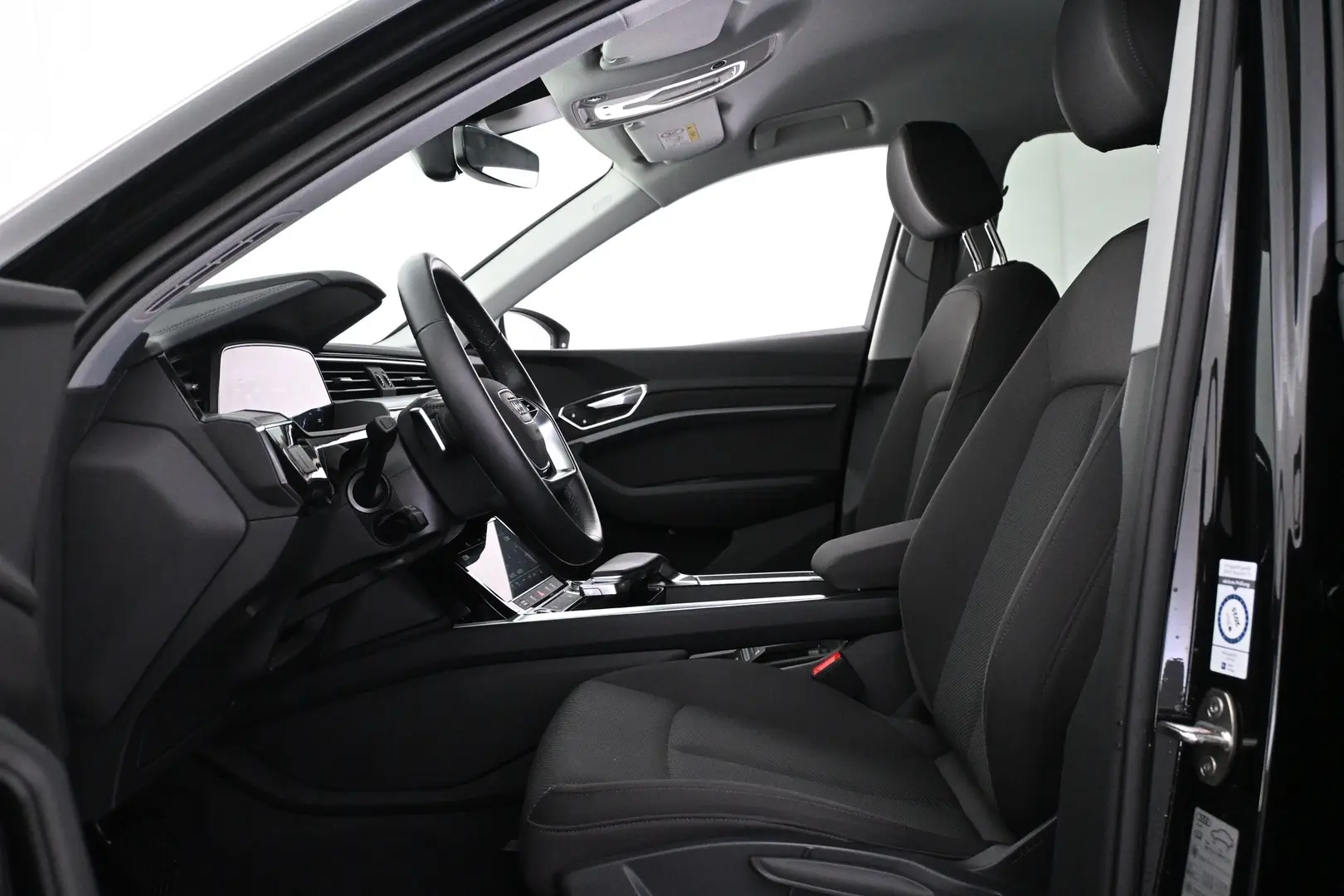 Car Image - 1mAQh5BRQZ33EZxdlqKxU9