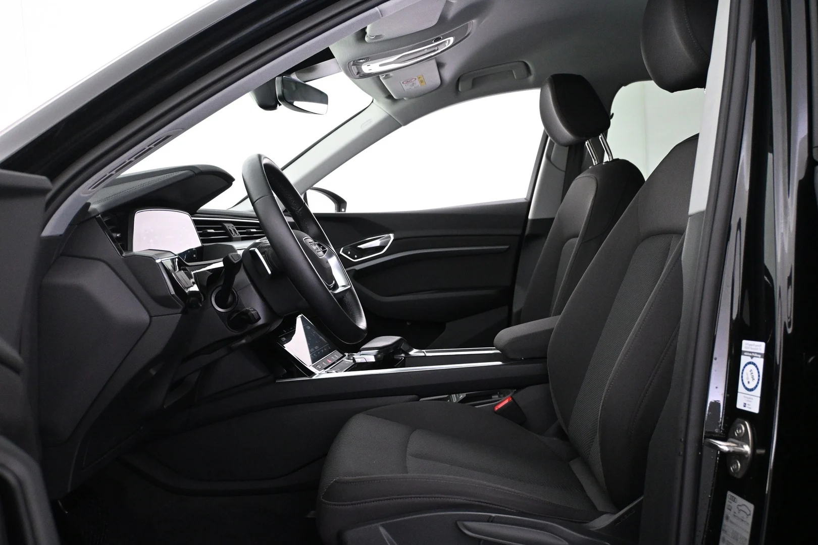 Car Image - 1mAQh5BRQZ33EZxdlqKxU9