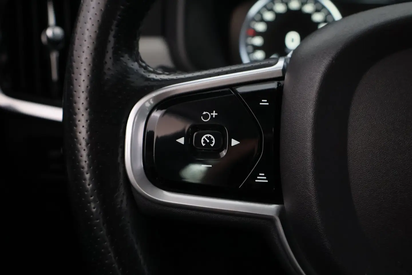Car Image - 73Q5M2wTCcbRbEvpNTaK4W