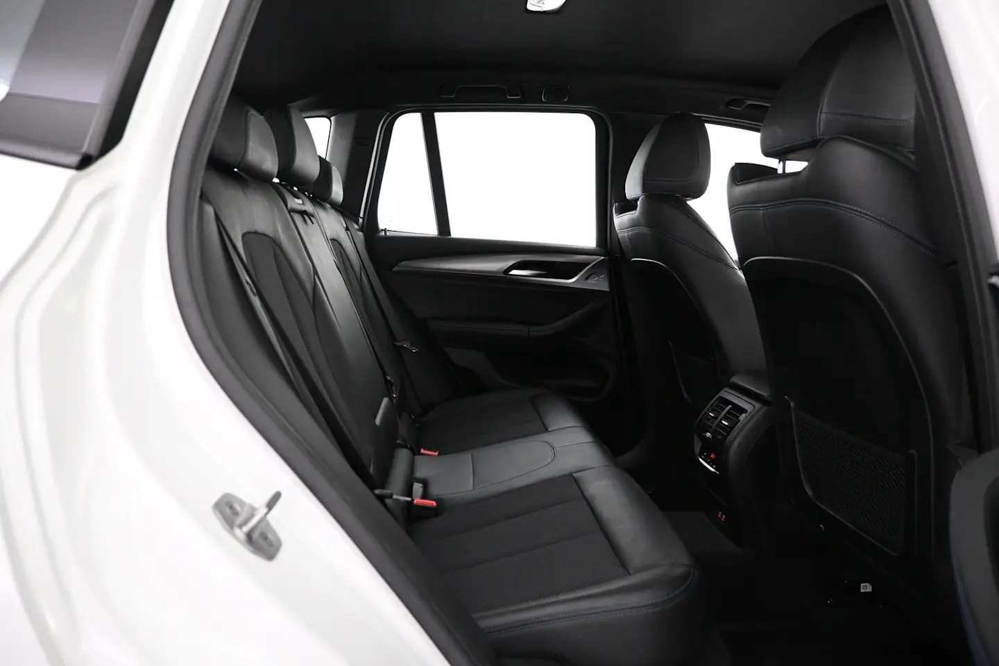 Car Image - 3v7Ro4vZtNZbV4eFfTMxqV