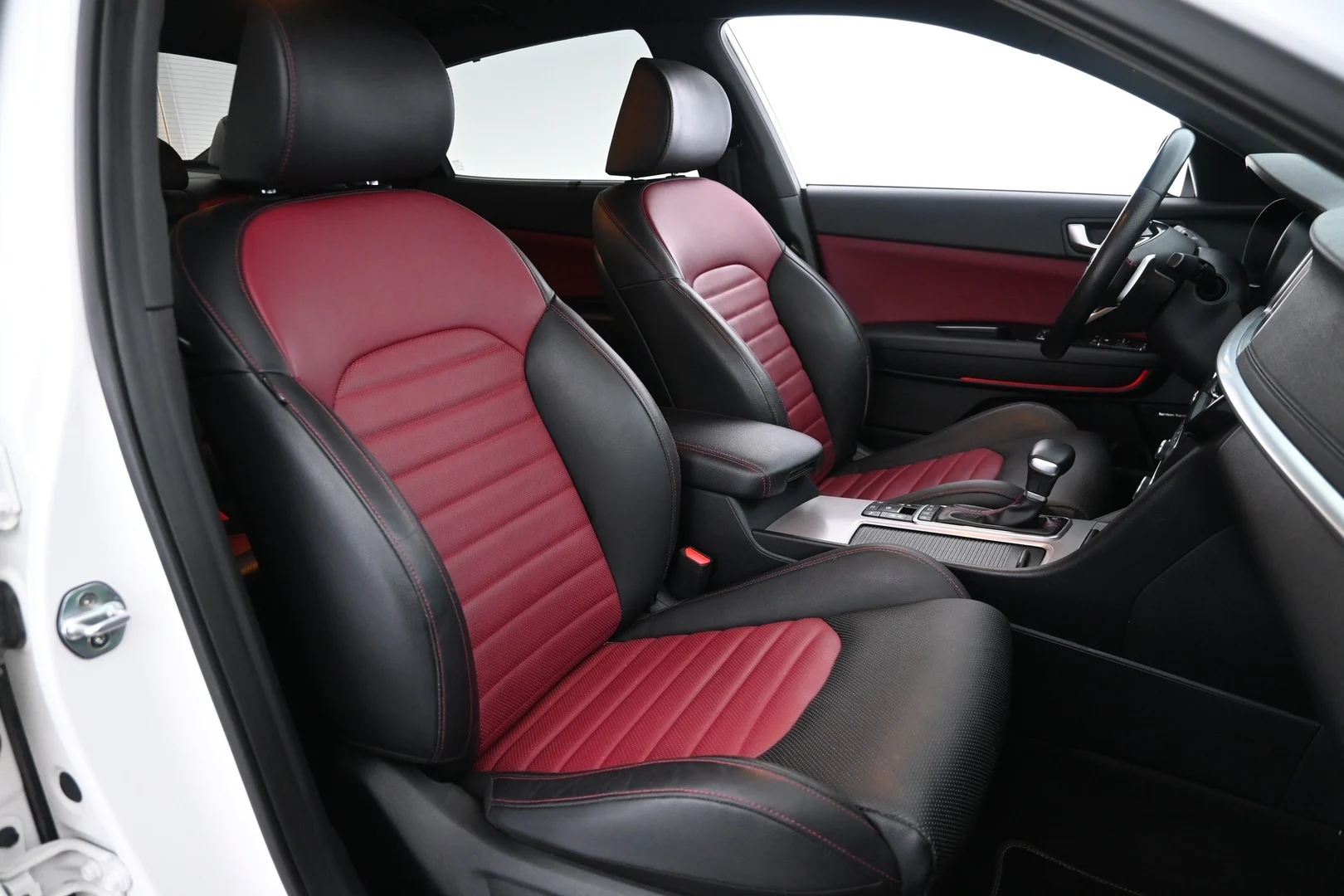 Car Image - 7qYmFHPngj3AO2iCImQBnr