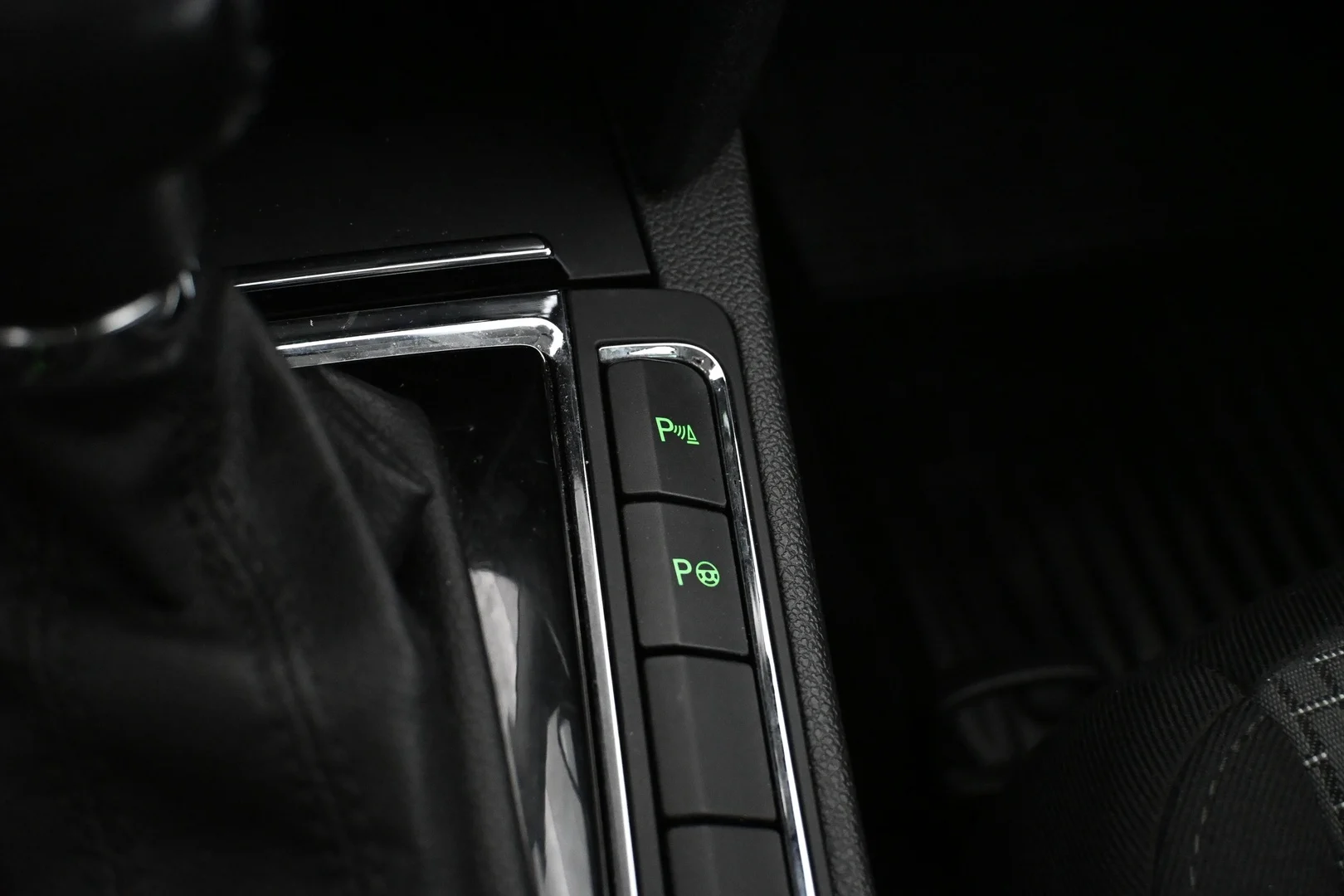 Car Image - 78GMi4bygy8obu5HcYMRBC