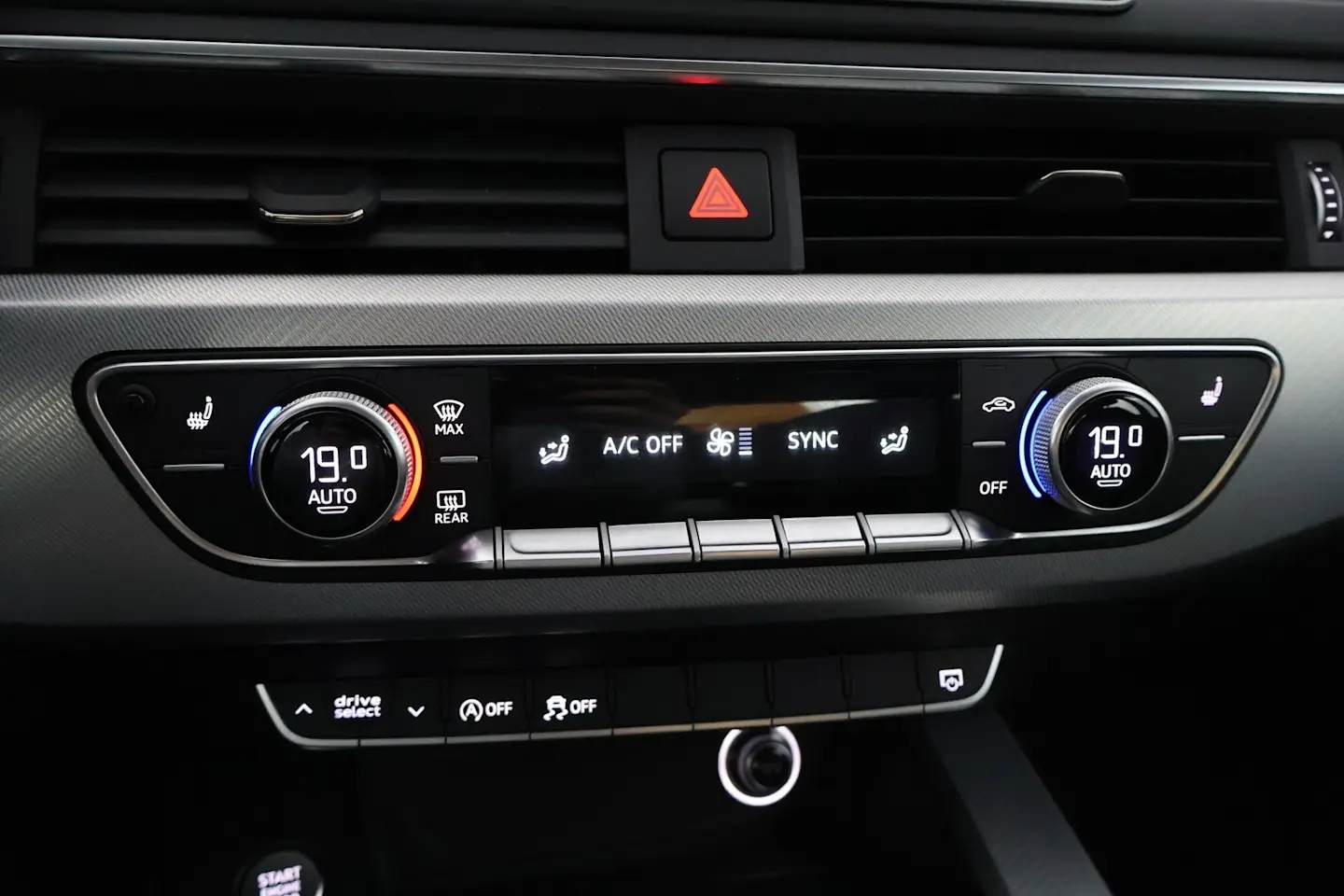 Car Image - 5wTSxuT0KcNUpLw5opb25e