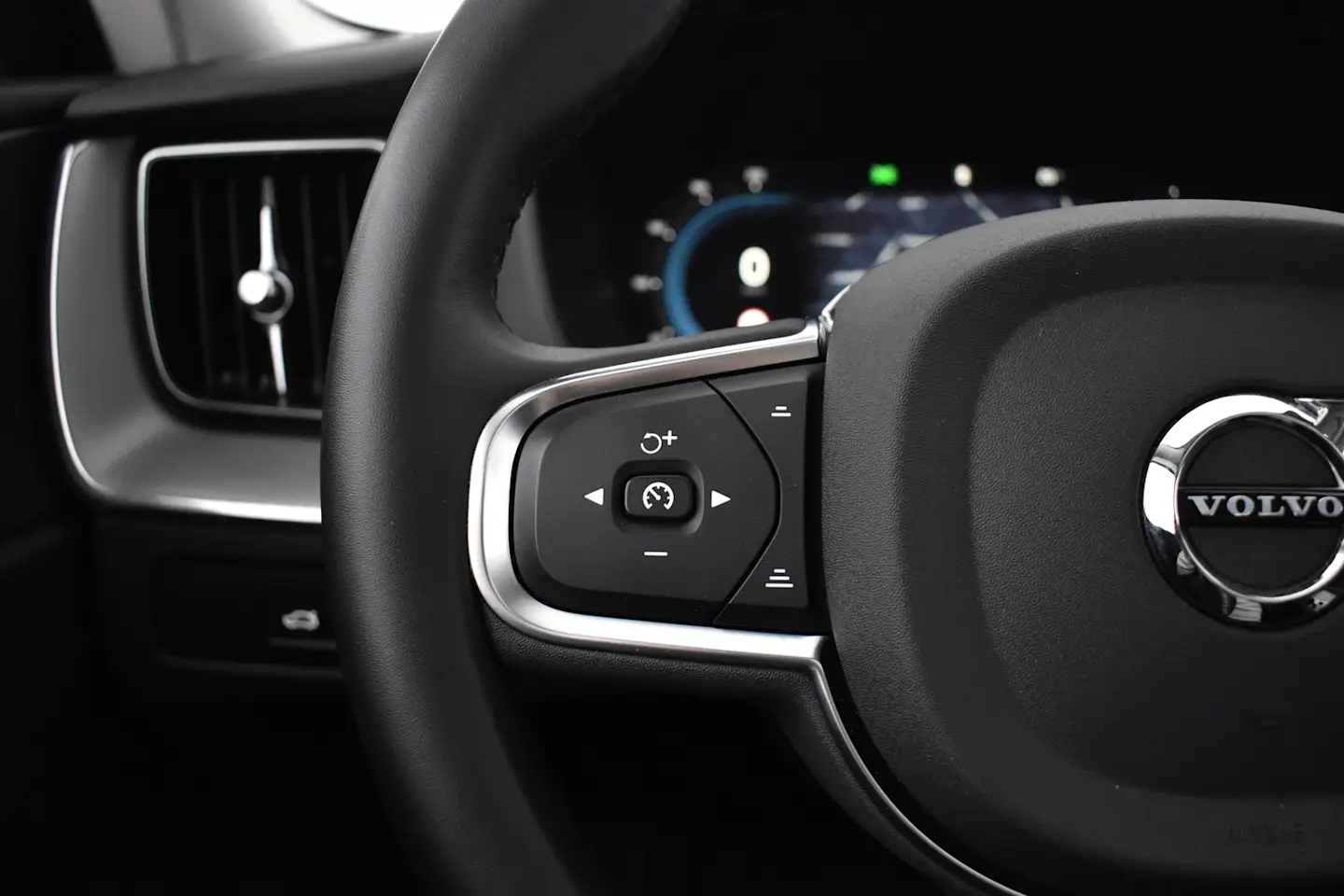 Car Image - UkDHRV7B0gWjFV2qsPc2e