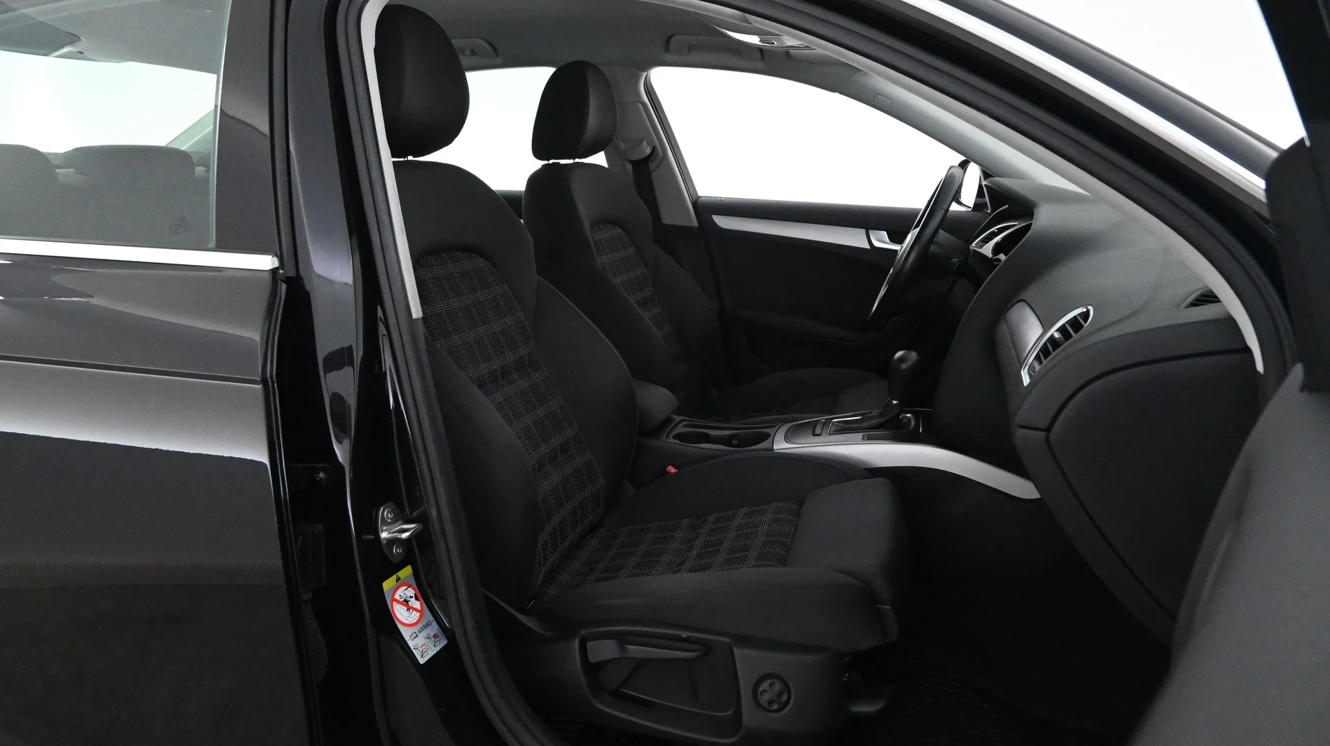 Car Image - w6GUXw7a9VE3DmsZEdXkS