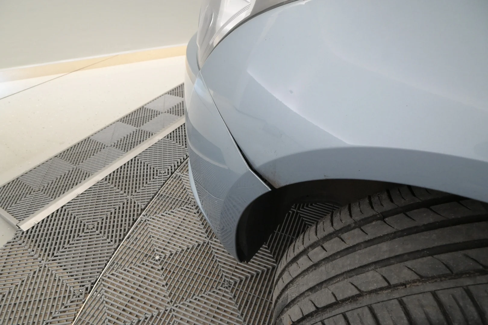 Car Image - 6ARKkrgXQXYuXOuwxKs0eU