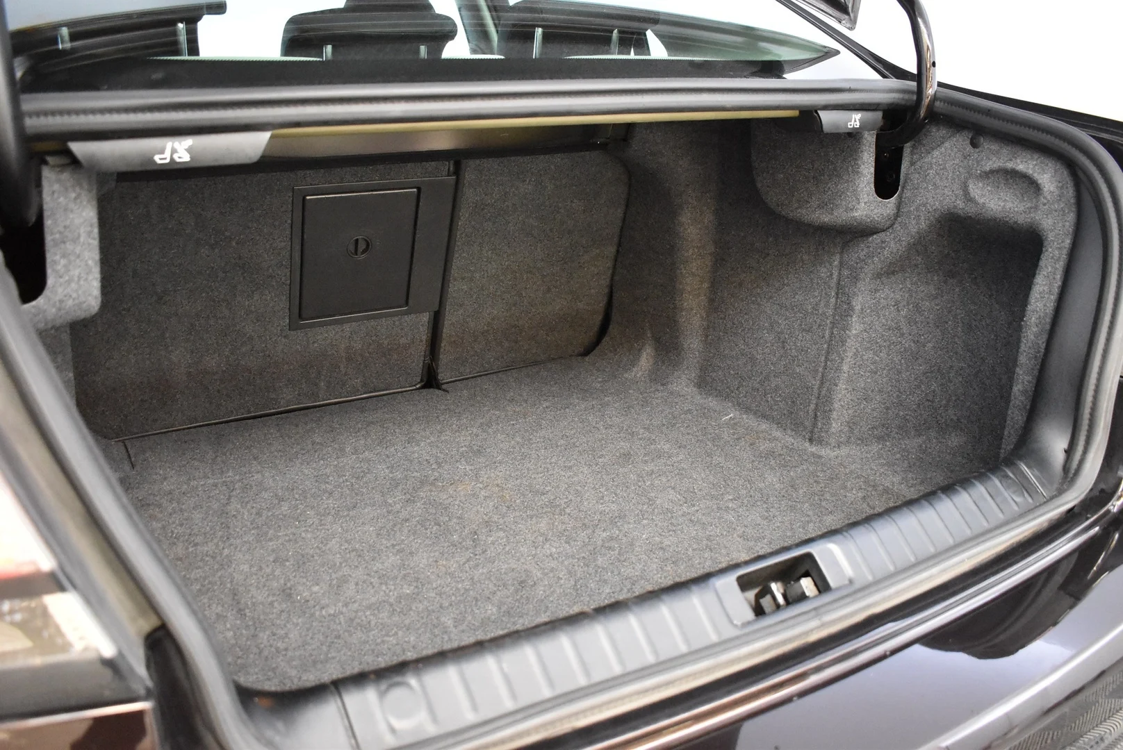 Car Image - 2YzYys6ZiKKuVA1iS8CgLX