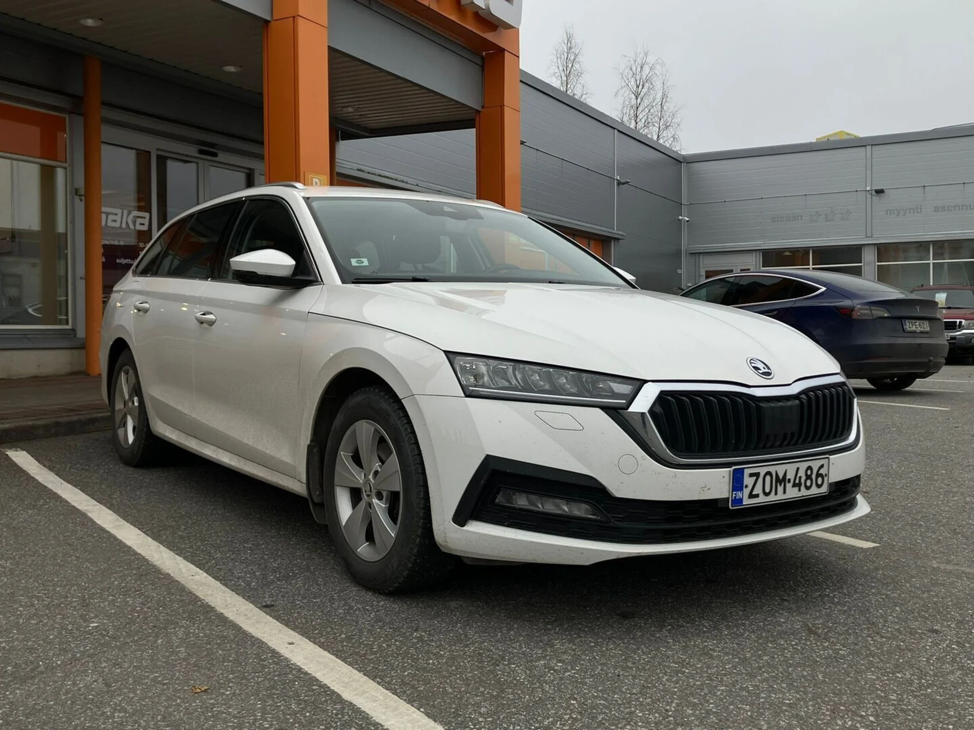 Car Image - 1xZAgT6Klv21QJ128Uubea