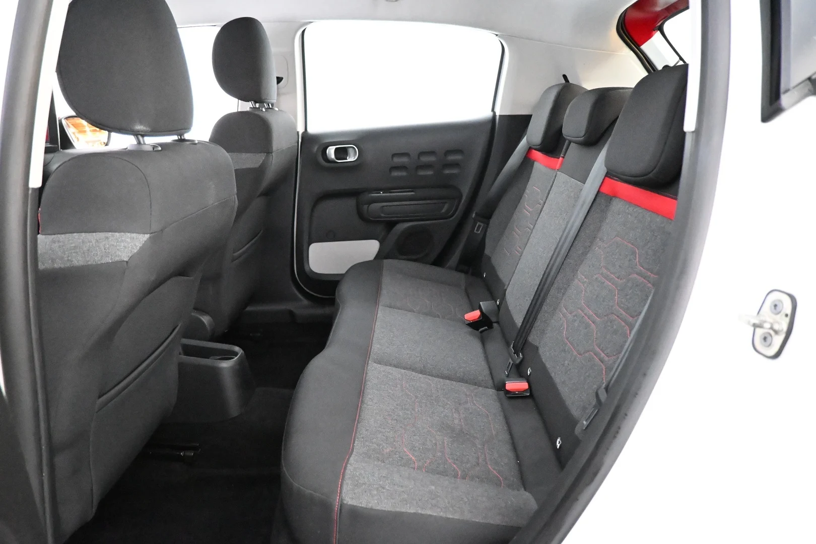 Car Image - 7Hcai6b9uJDjUB7kSF4R9h