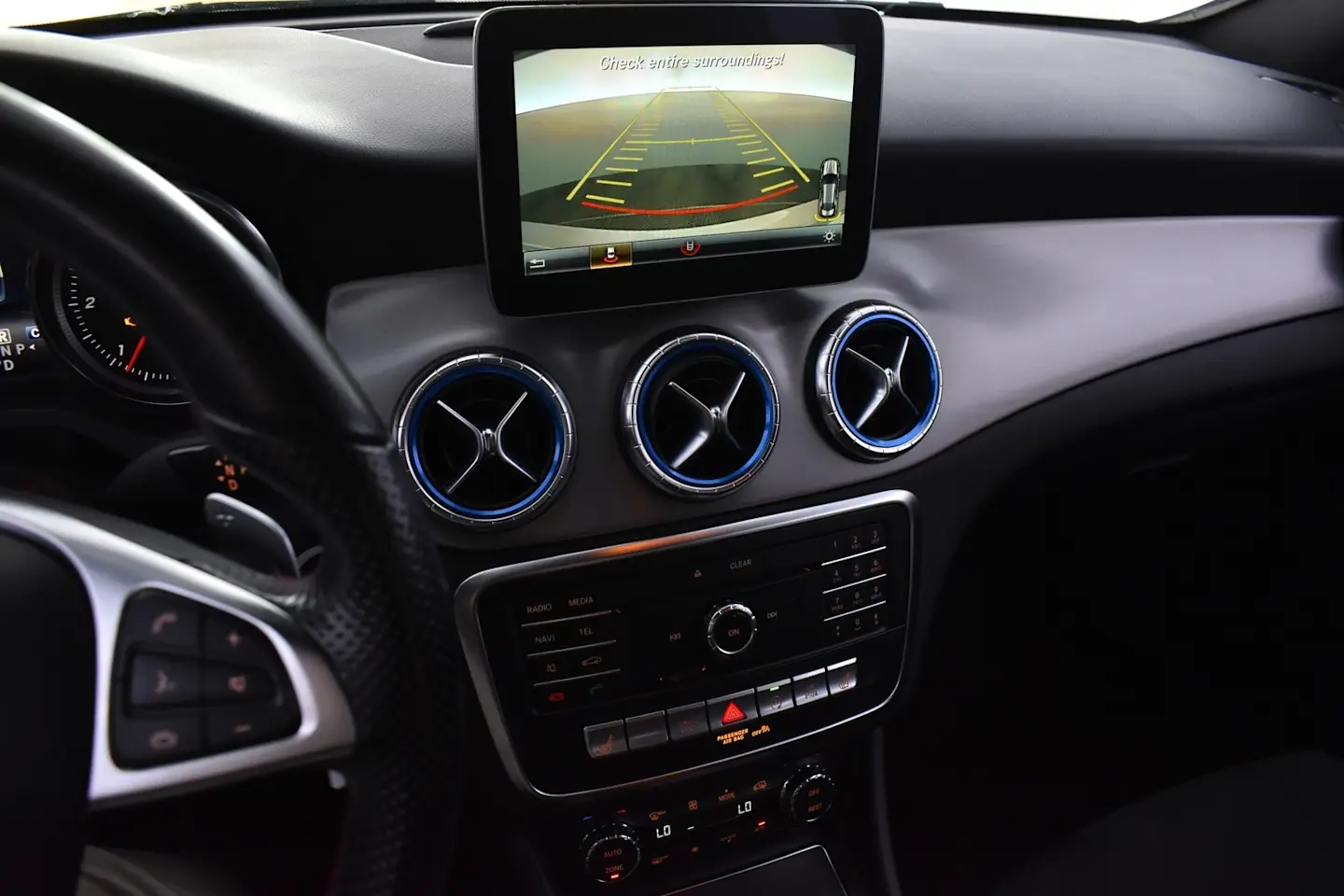 Car Image - 5519LIvKoRxemT8ng49VFc