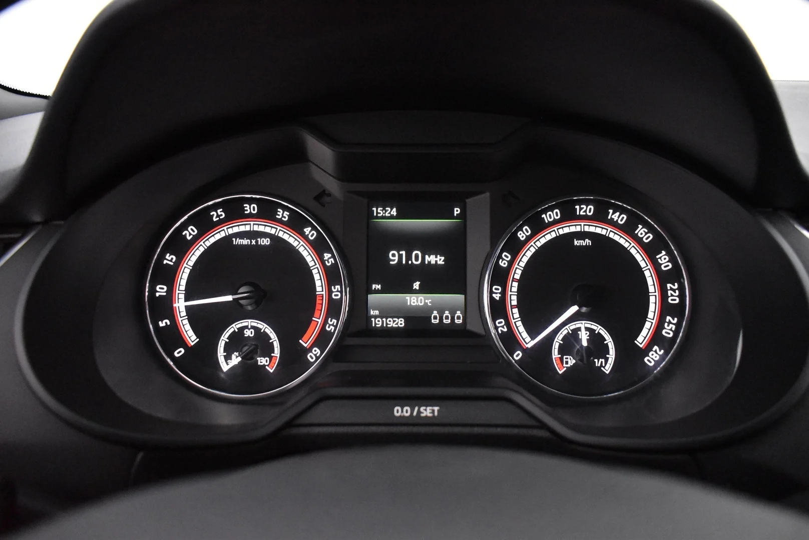 Car Image - 6oKzbfrQbooaz7rsUARz6u