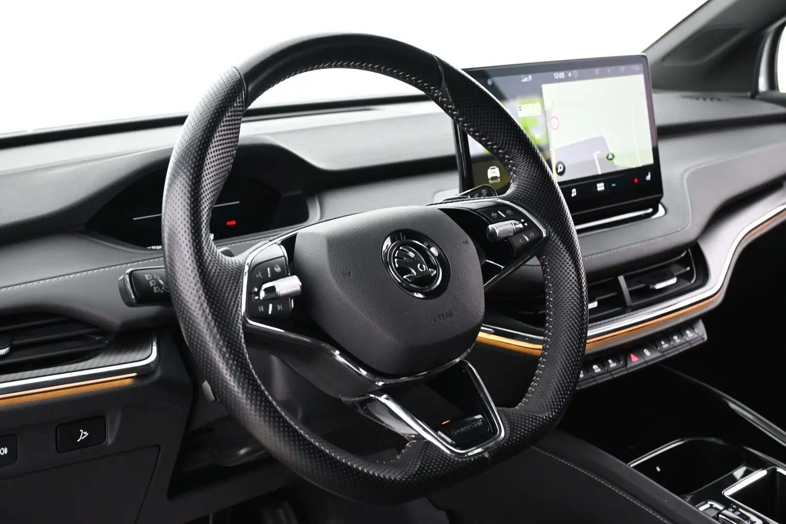 Car Image - 67f0P4Cwi2clHJnZLfDdLN