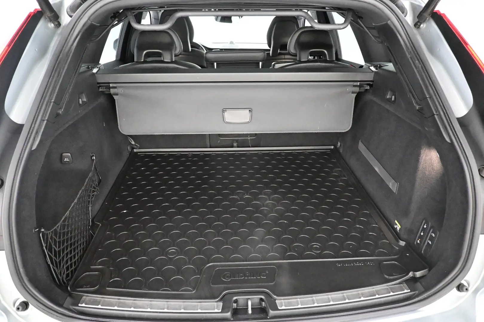 Car Image - 6lxeSNr128FrivmHAAyV0a