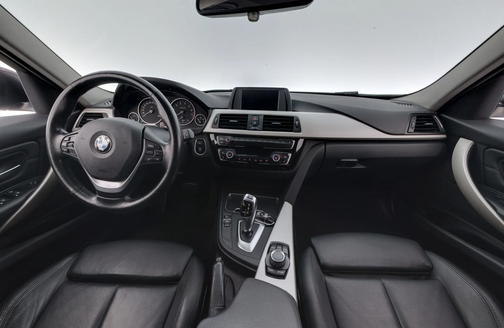 Car Image - 2vWFr6mbsPUiKOYjeDK0Zd