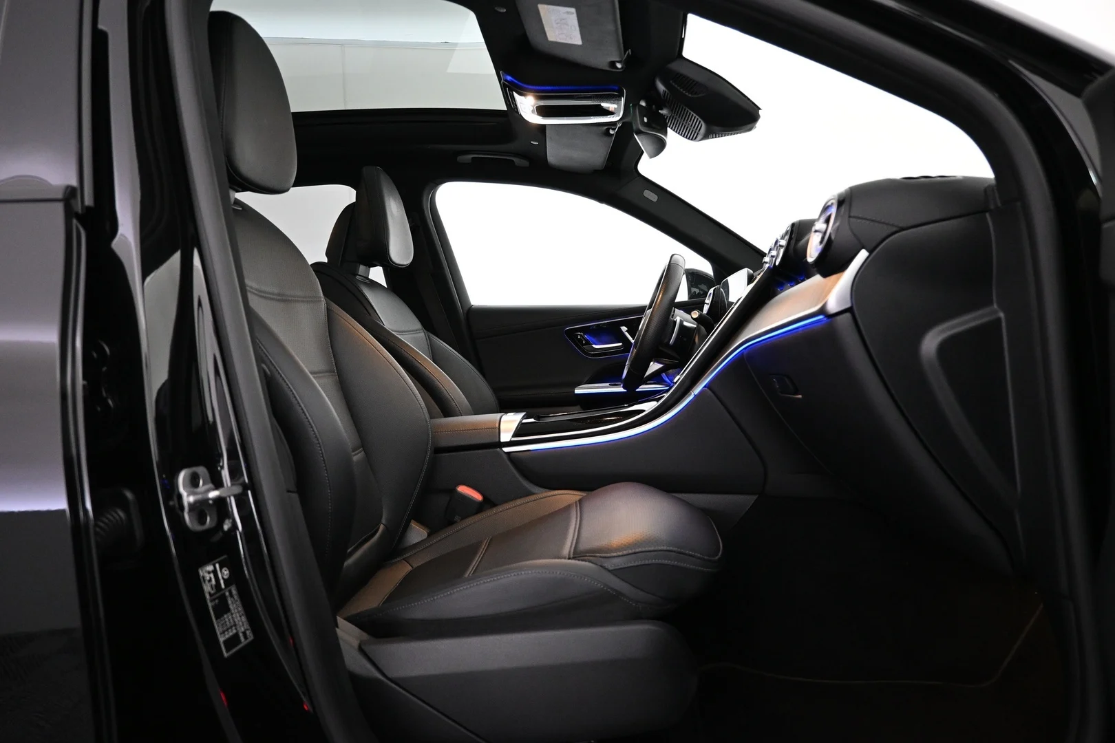 Car Image - 2RG1eQg9ZlW6cJL3j4LcEU