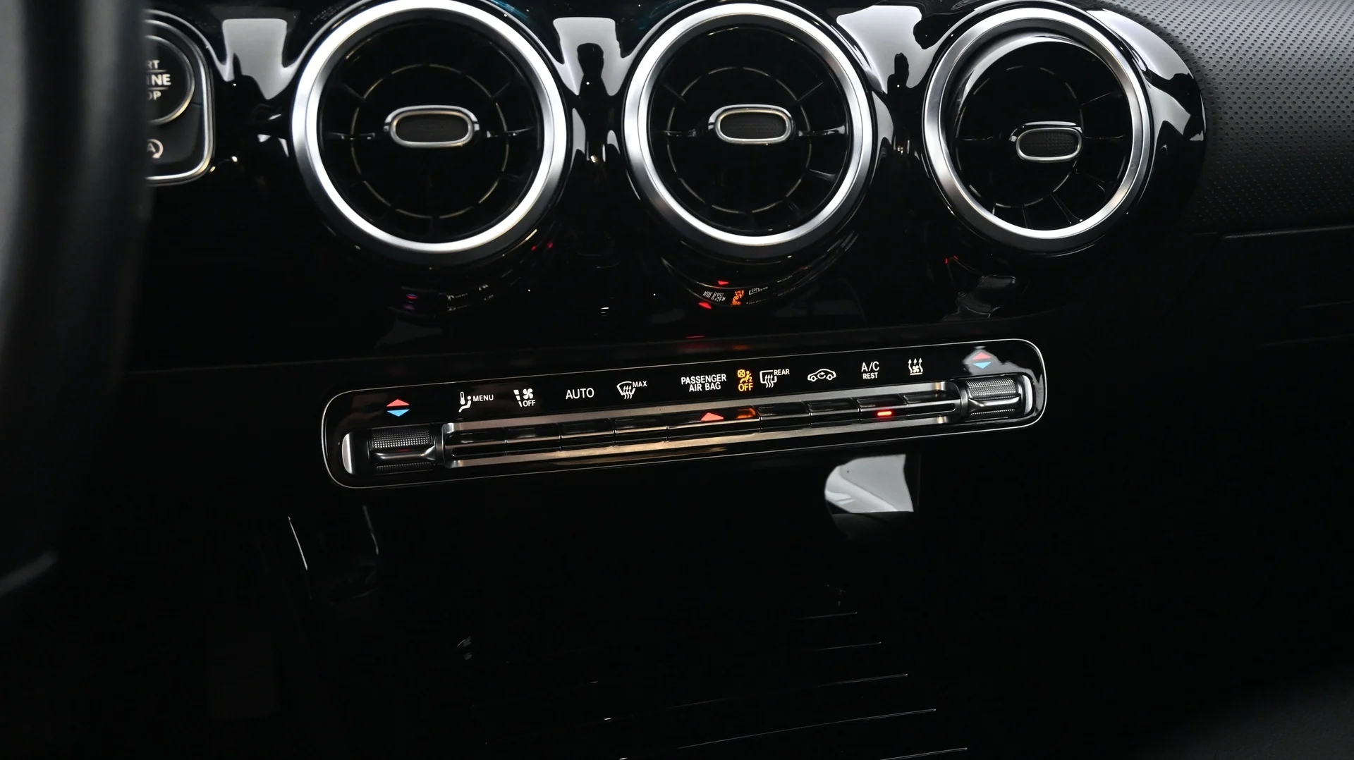 Car Image - 4JTV3YI5kSYMacs9GpaTDY