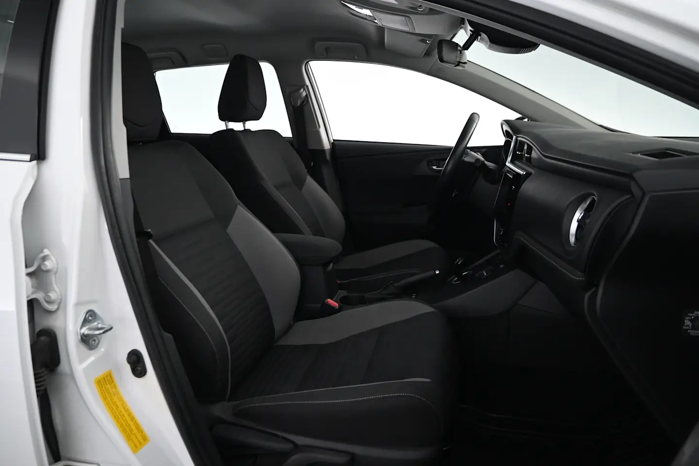 Car Image - 1YJoG7vlChOuRUp4UGqs9