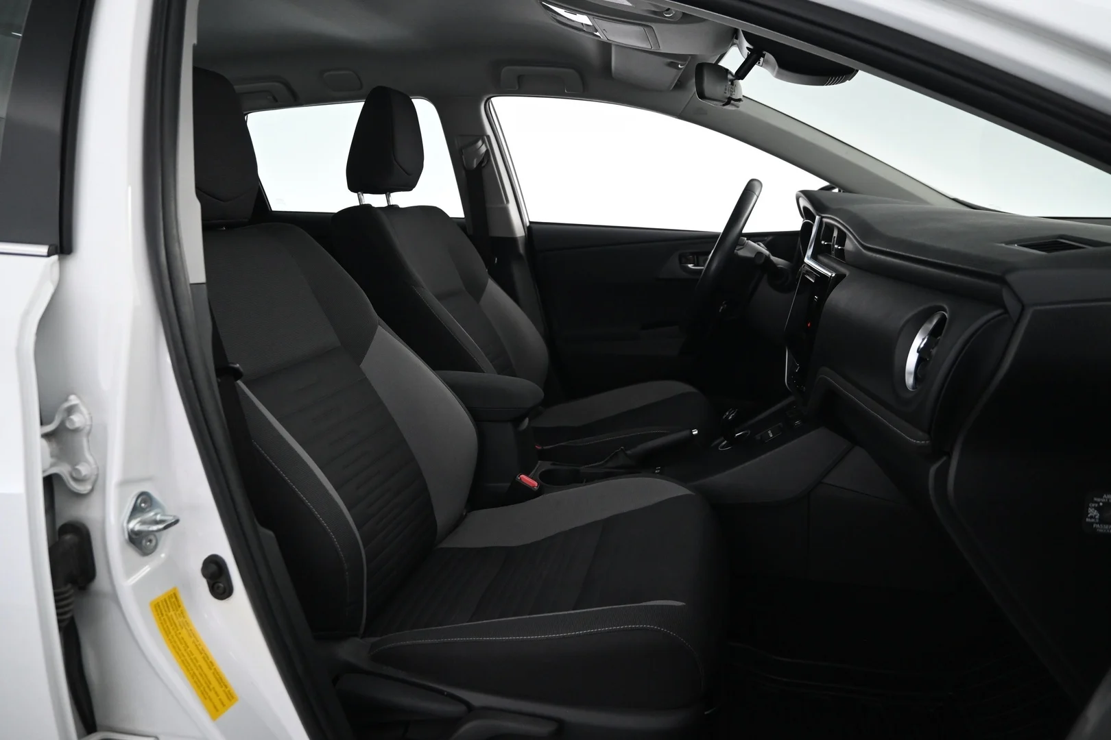 Car Image - 1YJoG7vlChOuRUp4UGqs9