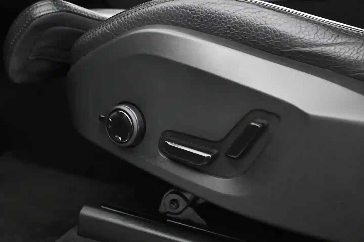 Car Image - 5qyLj4gXbXmKGYMWqBGLkk