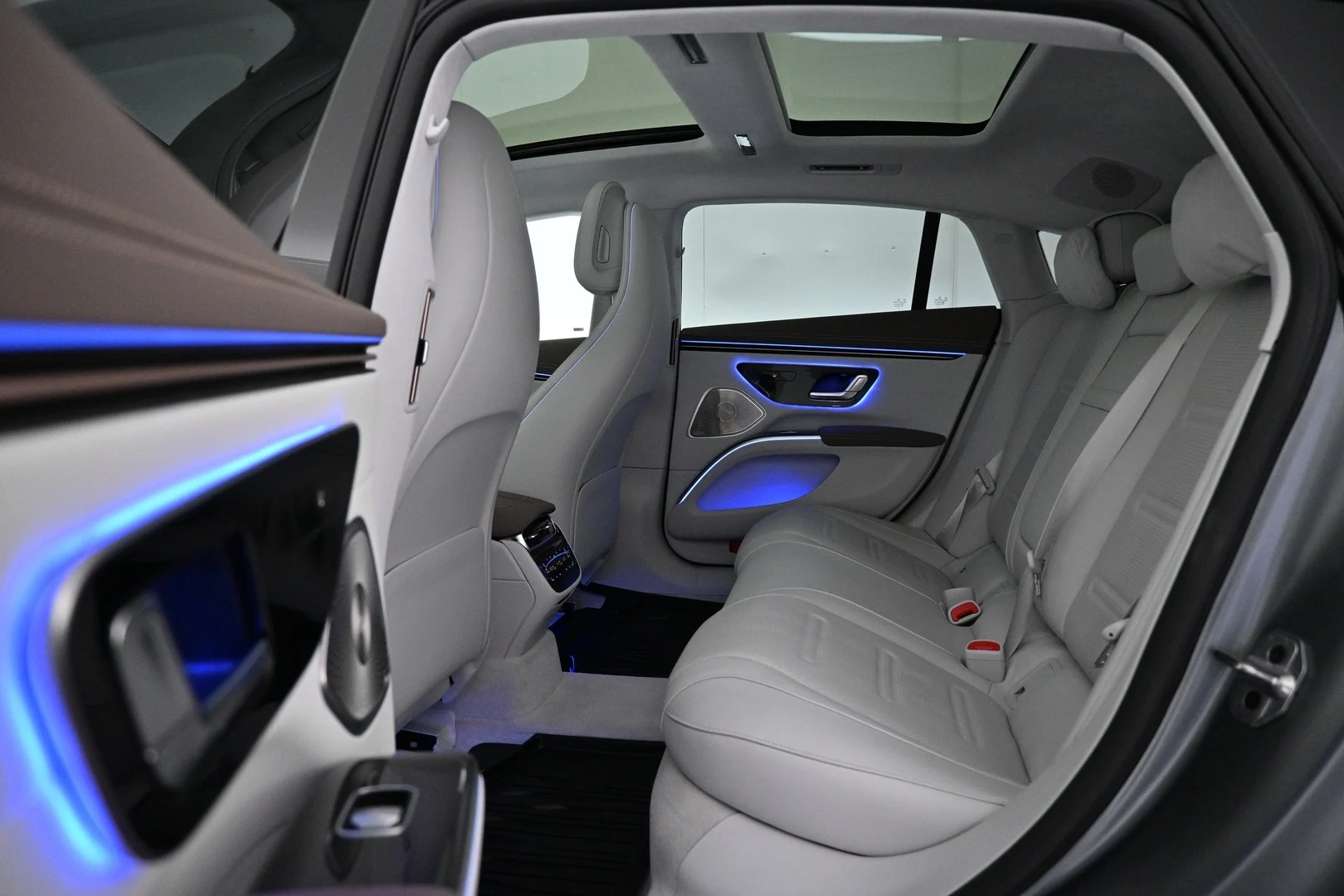 Car Image - 5MpXiLENiarJmqbA4tO4oT