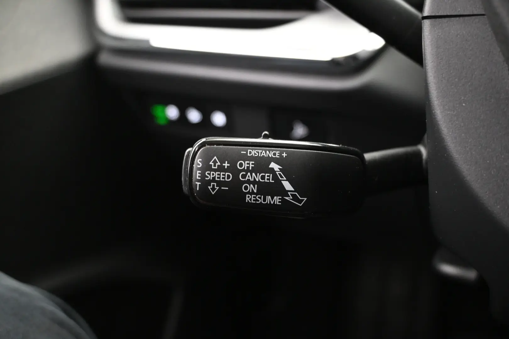 Car Image - 3zJtbbIPKFpcsk8P32NbRv
