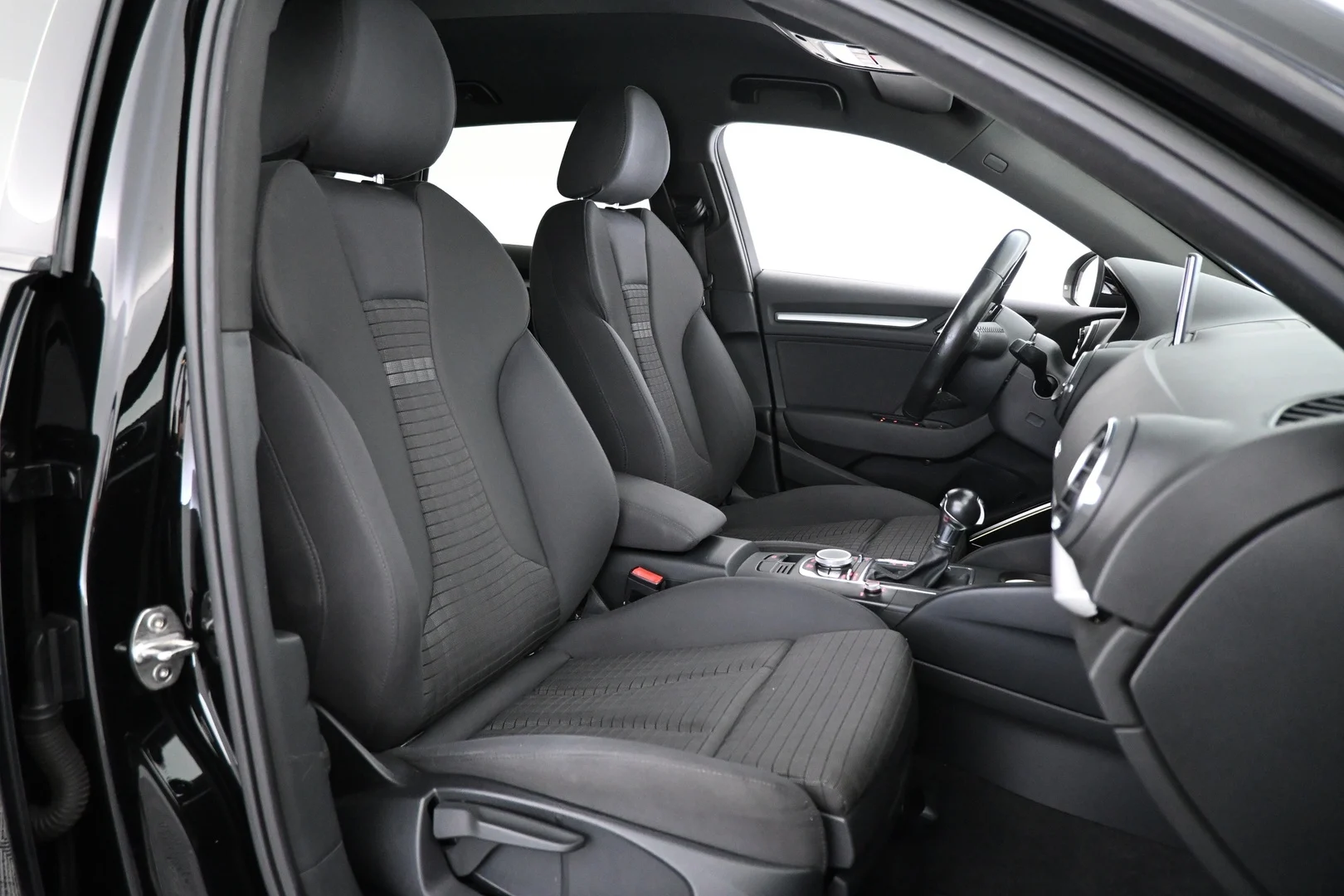 Car Image - 2T1Z4gp8GkD3vFnDovLffi
