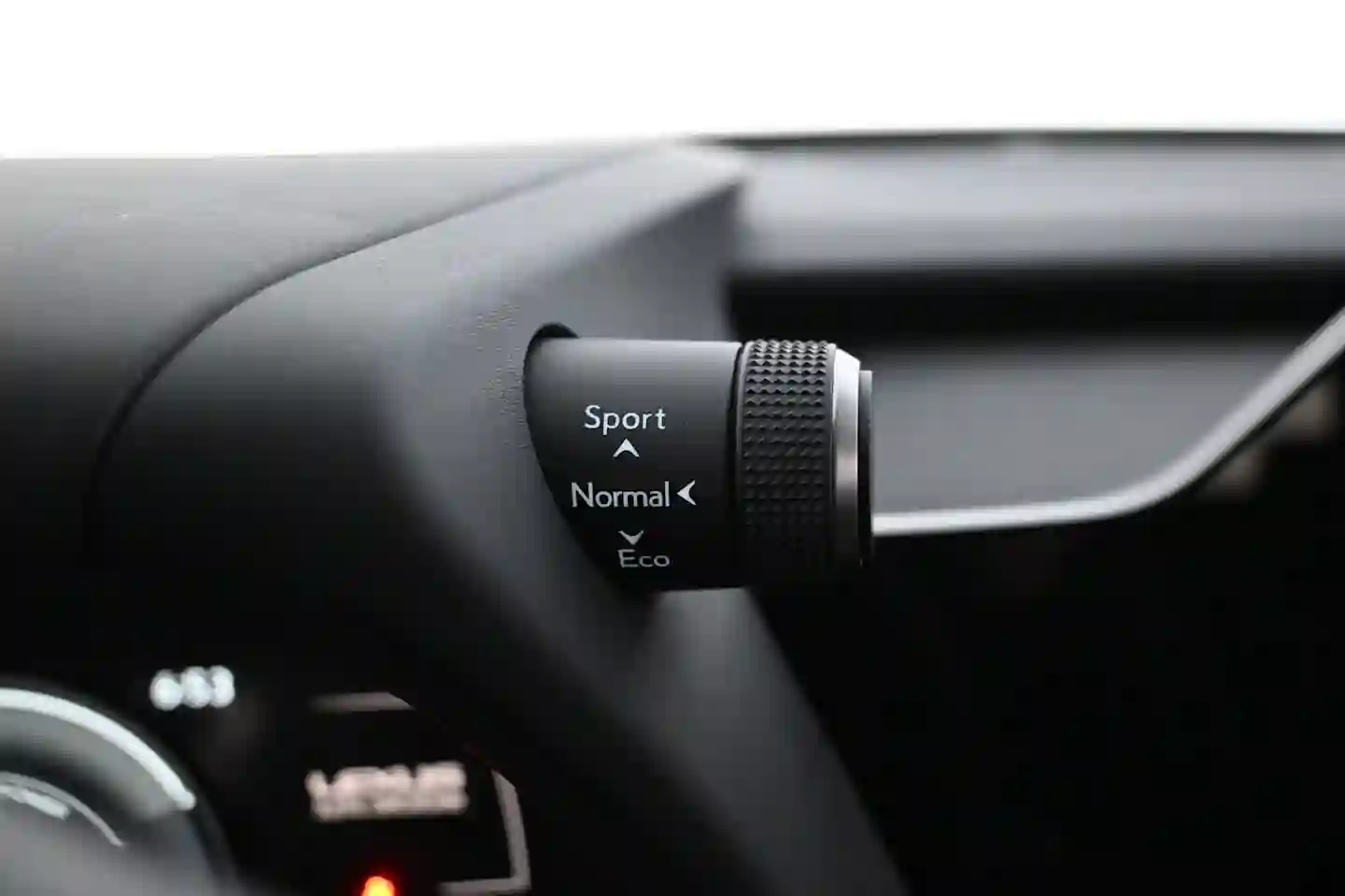 Car Image - 57RzJlh4rqDrkHnAkrcz8n