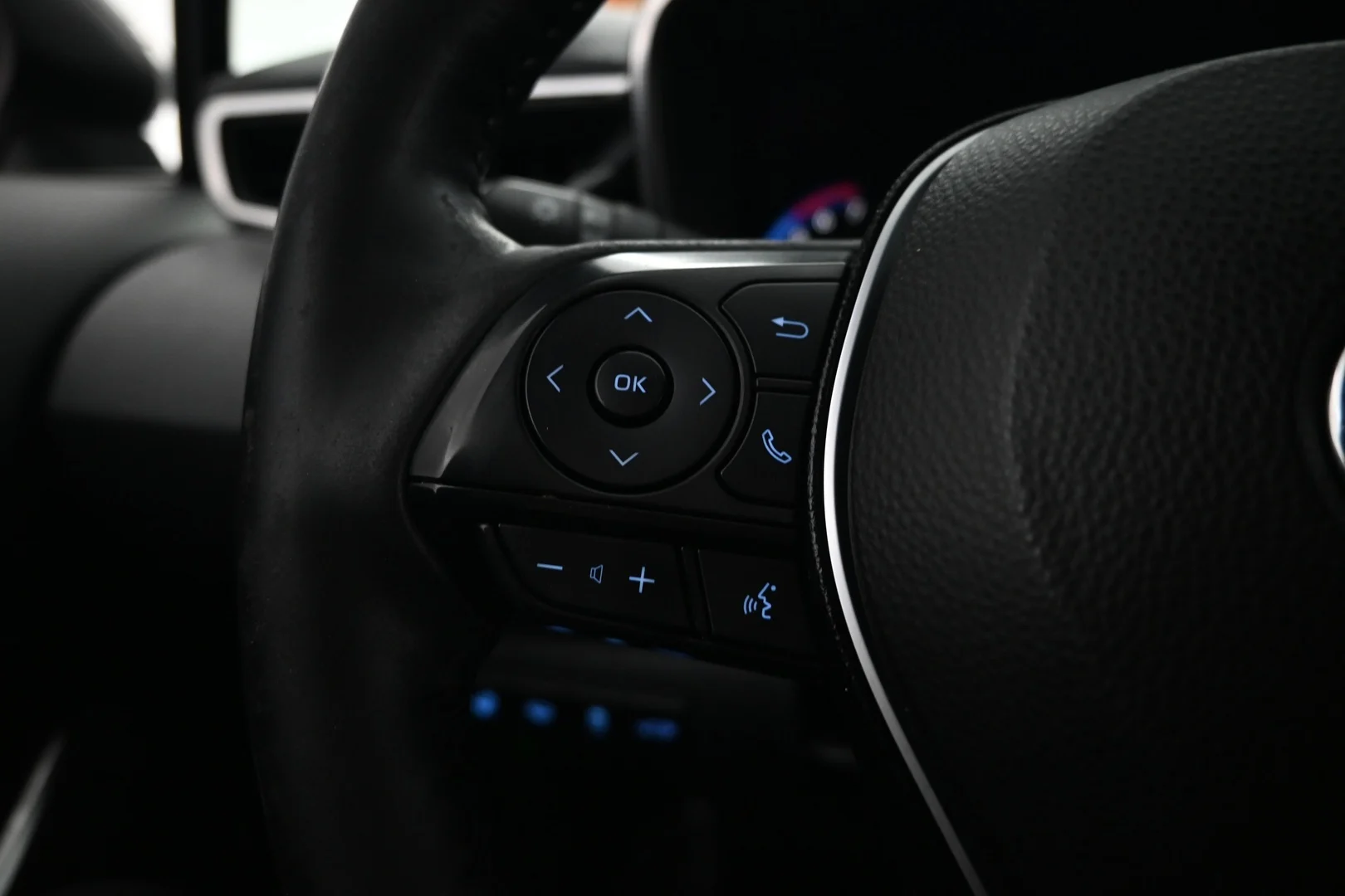 Car Image - J9XoP6q9M9kOTichym7FI