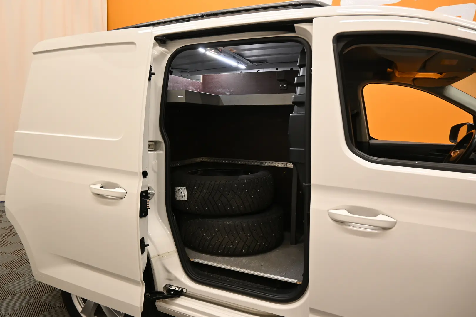 Car Image - 6LsLrnYahxncvRmyKCtAhV