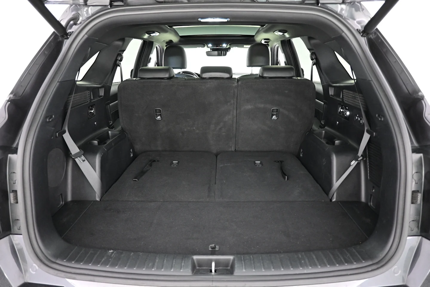 Car Image - 572AvaRDvLMT9FpoQz0Ljc