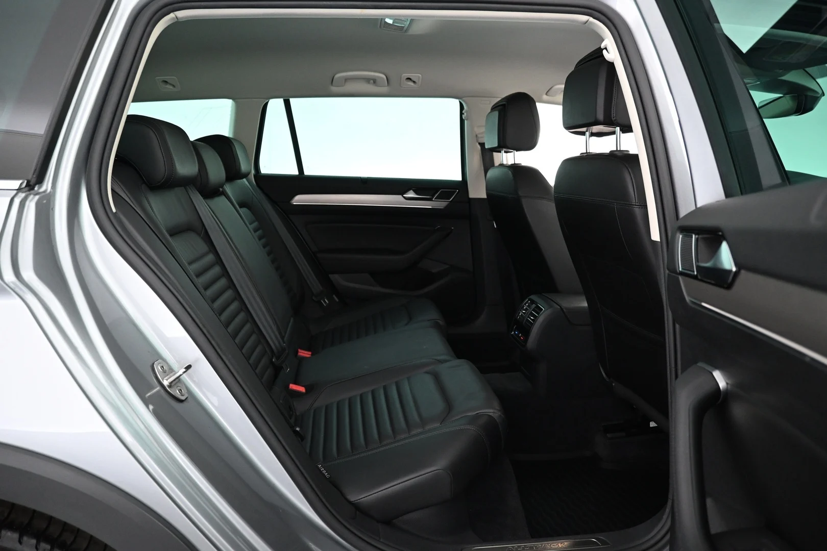 Car Image - 4MZi0NE4h3KdCmNKRxlbQt