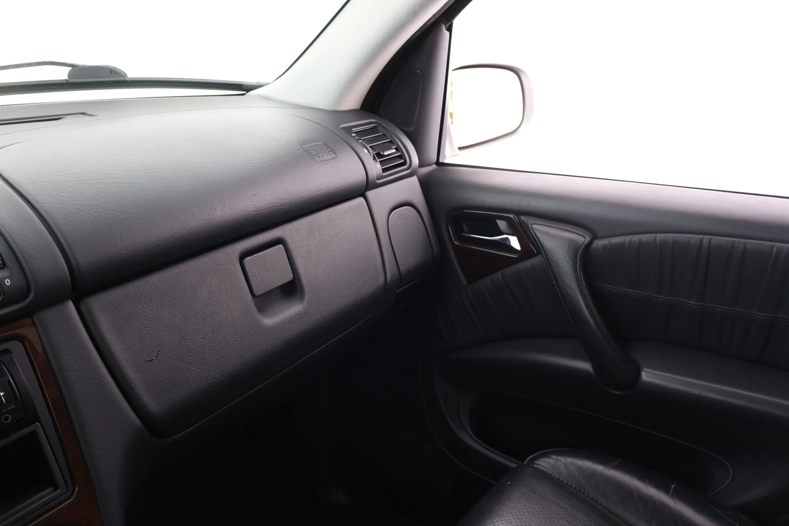 Car Image - 2qwSg4I0SisPDSY3LNTO57