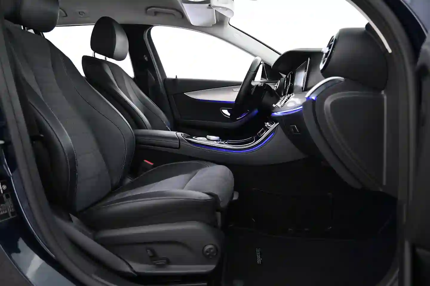 Car Image - 3IE0saZJOwIe47ioD0UjPC