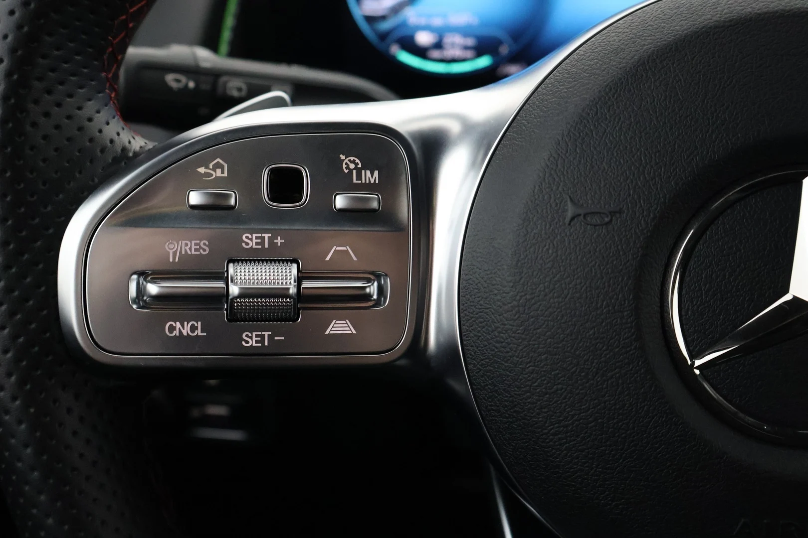Car Image - 7mgH1O4X47cp6LqozBZEON