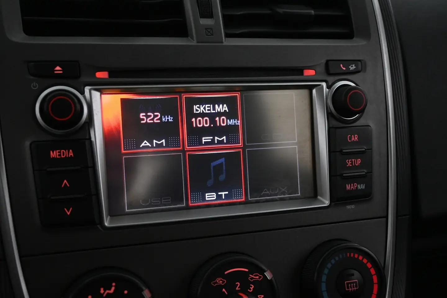 Car Image - 102m9H8HpcrtDeaxpiWeiK
