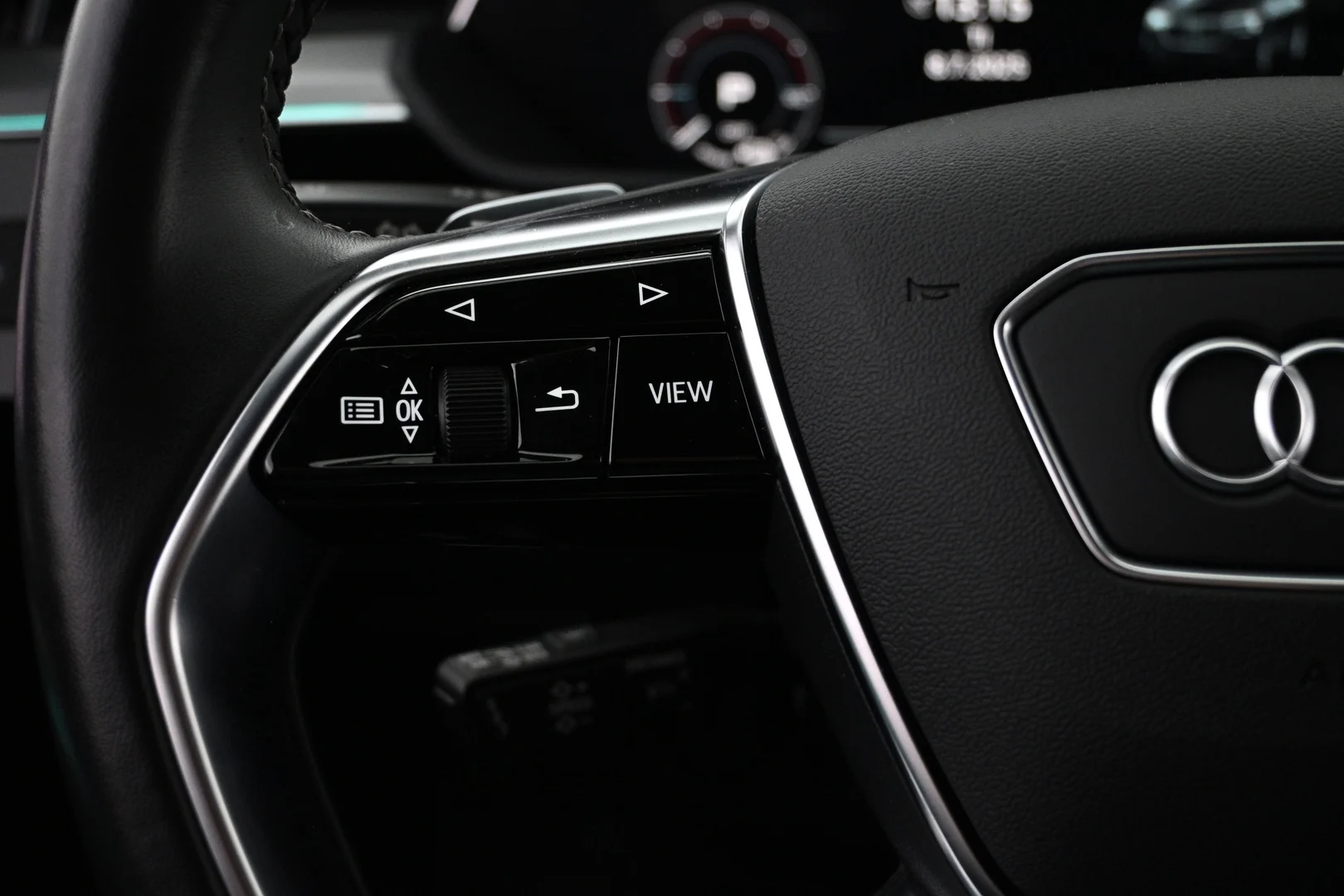 Car Image - 1llnivg00qm6S9LTX5ptcU