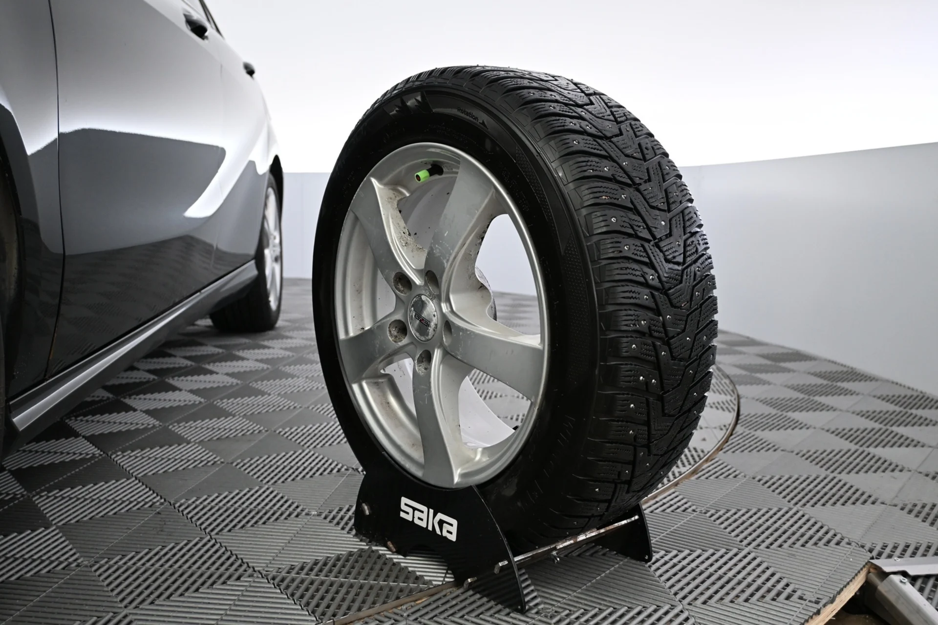 Car Image - 4X3jp2HkW1CxxkjQ1xDvqj