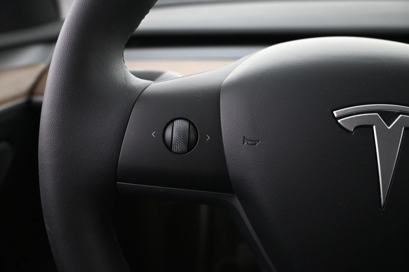 Car Image - 6OXaka8mVGQyCFP616dBtJ