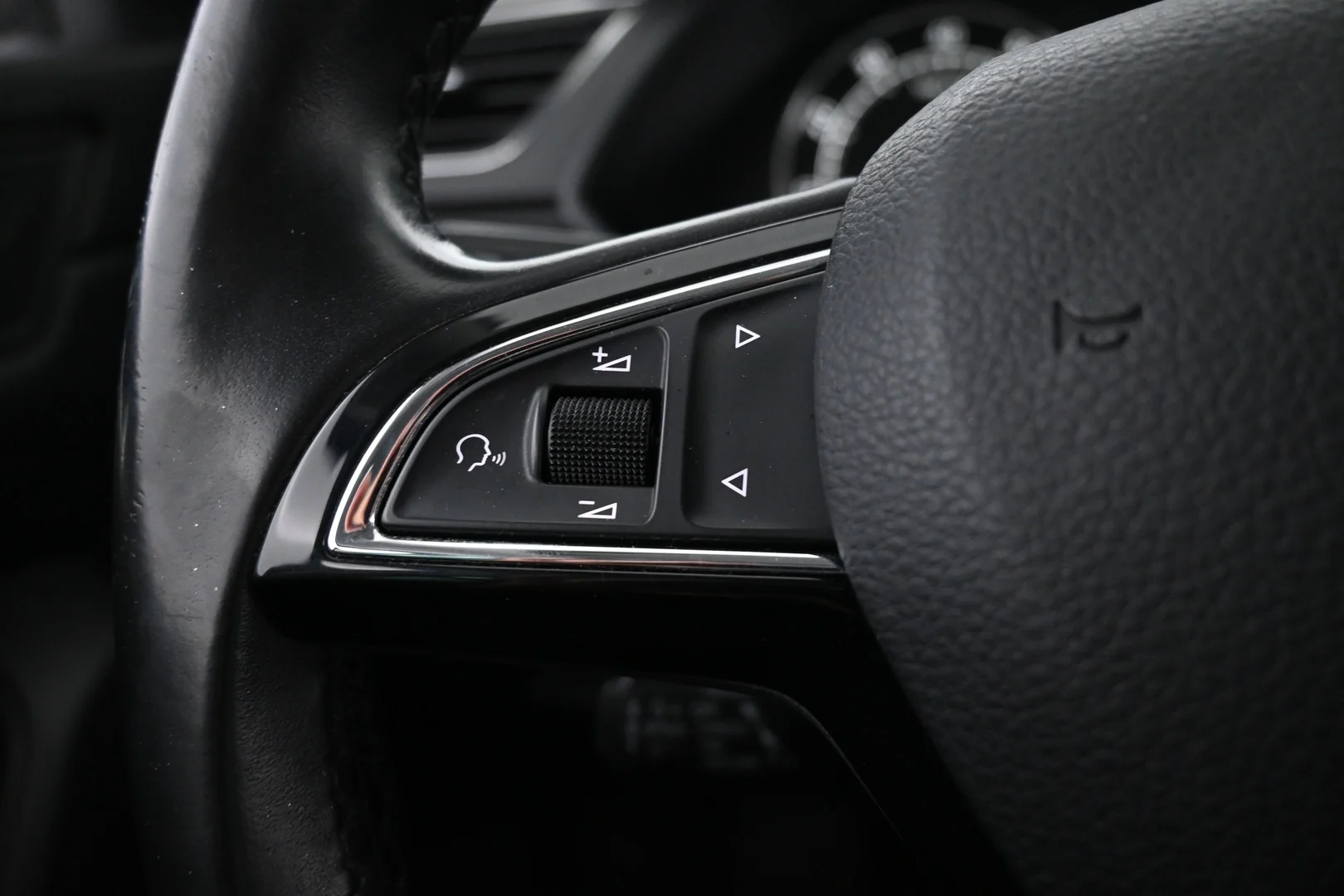 Car Image - 3rhcXen9Avu80hIdzkTKyM