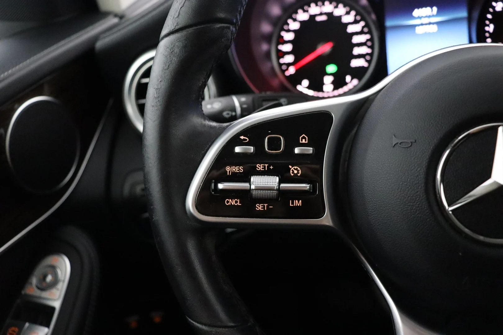 Car Image - 6mFgtiLcjWOOgvSN6PAs2D